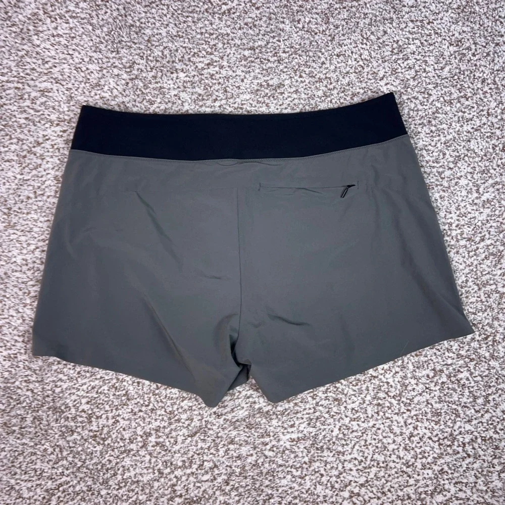 Athleta Board Shorts Womens 10T Grey Black Swim Surf Lace Up Pockets Active